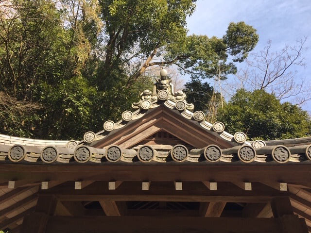 伏姫籠穴の屋根