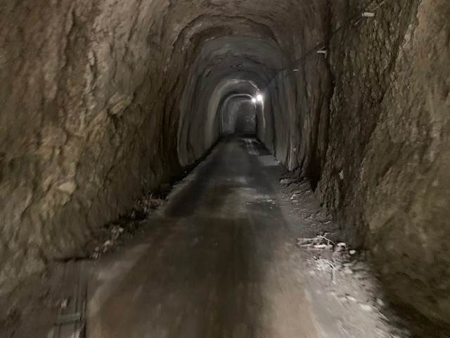 L字トンネルの内部