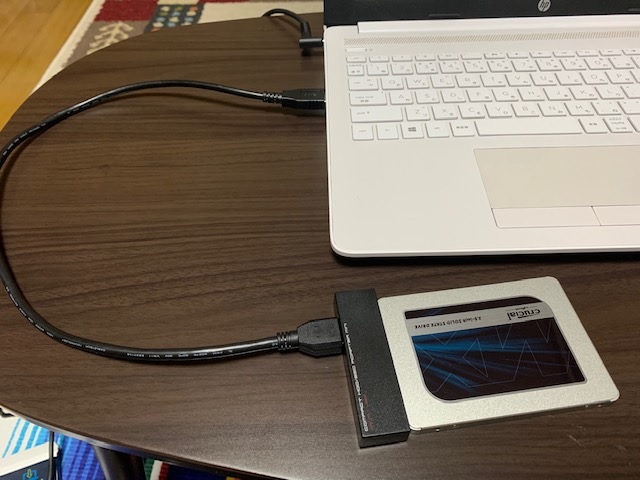 SSDをPCに接続